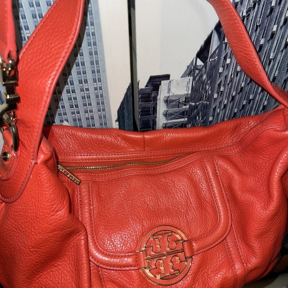 TORY BURCH BEACH AMANDA Orange Pebbled Leather Hobo Crossbody Bag - Picture 4 of 10